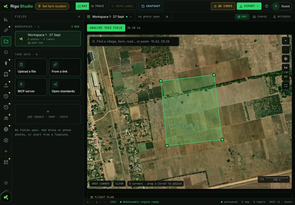Rigo Studio on a tablet: a 30-hectare field traced on satellite imagery, with search, location and layer controls